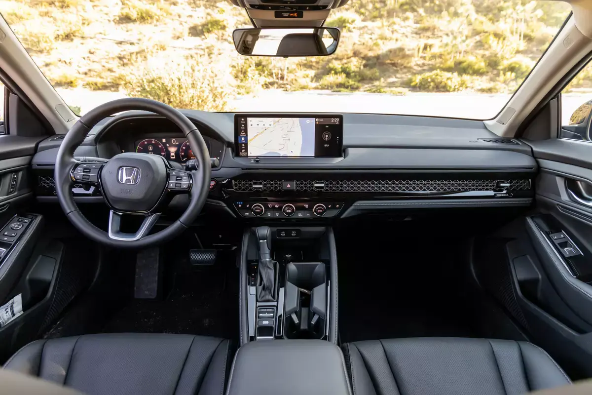 Обзор Honda Accord: Среди лучшего из того, что осталось