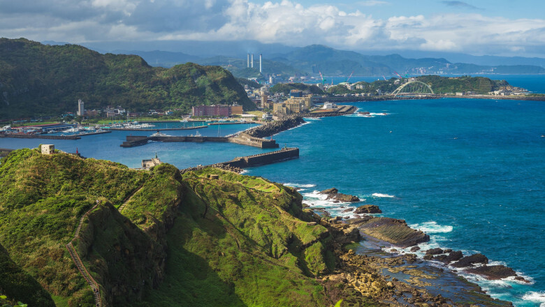 Страна, которая давно закрыла границы, хочет привлечь больше туристов, предлагая им деньги