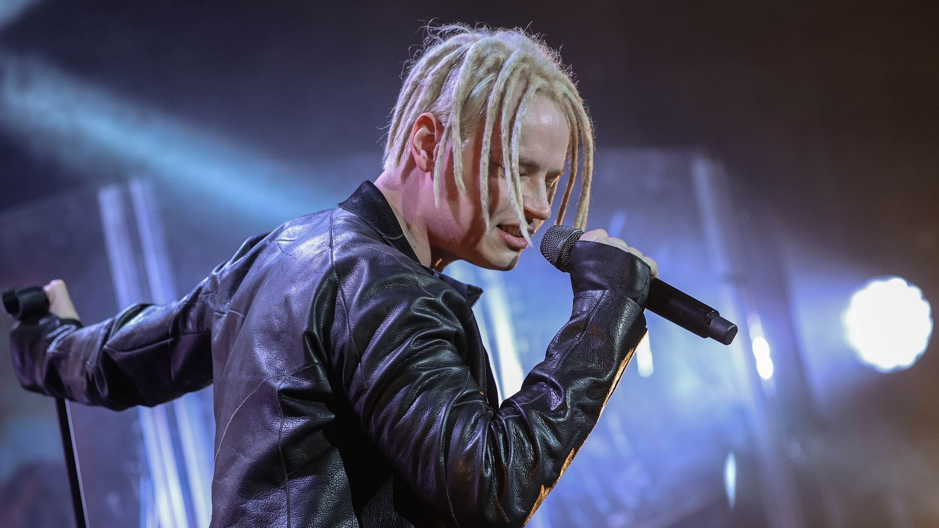 SHAMAN столкнулся с критикой со стороны многих своих поклонников