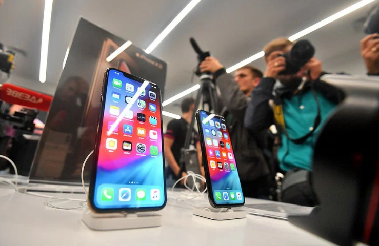 Приостановятся ли продажи iPhone в России в 2023 году? Что нужно знать о штрафах, ремонте Apple Pay?