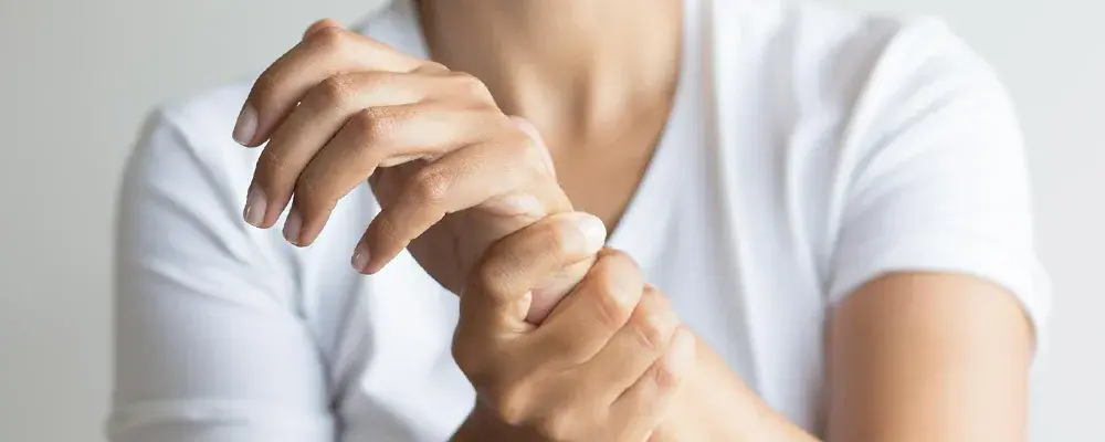 Правда, что если хрустеть суставами, можно заработать артрит?