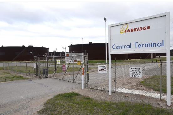 Enbridge инвестировала 2,4 миллиарда долларов в новые проекты в Канаде, но видит лучшие возможности в Соединенных Штатах.