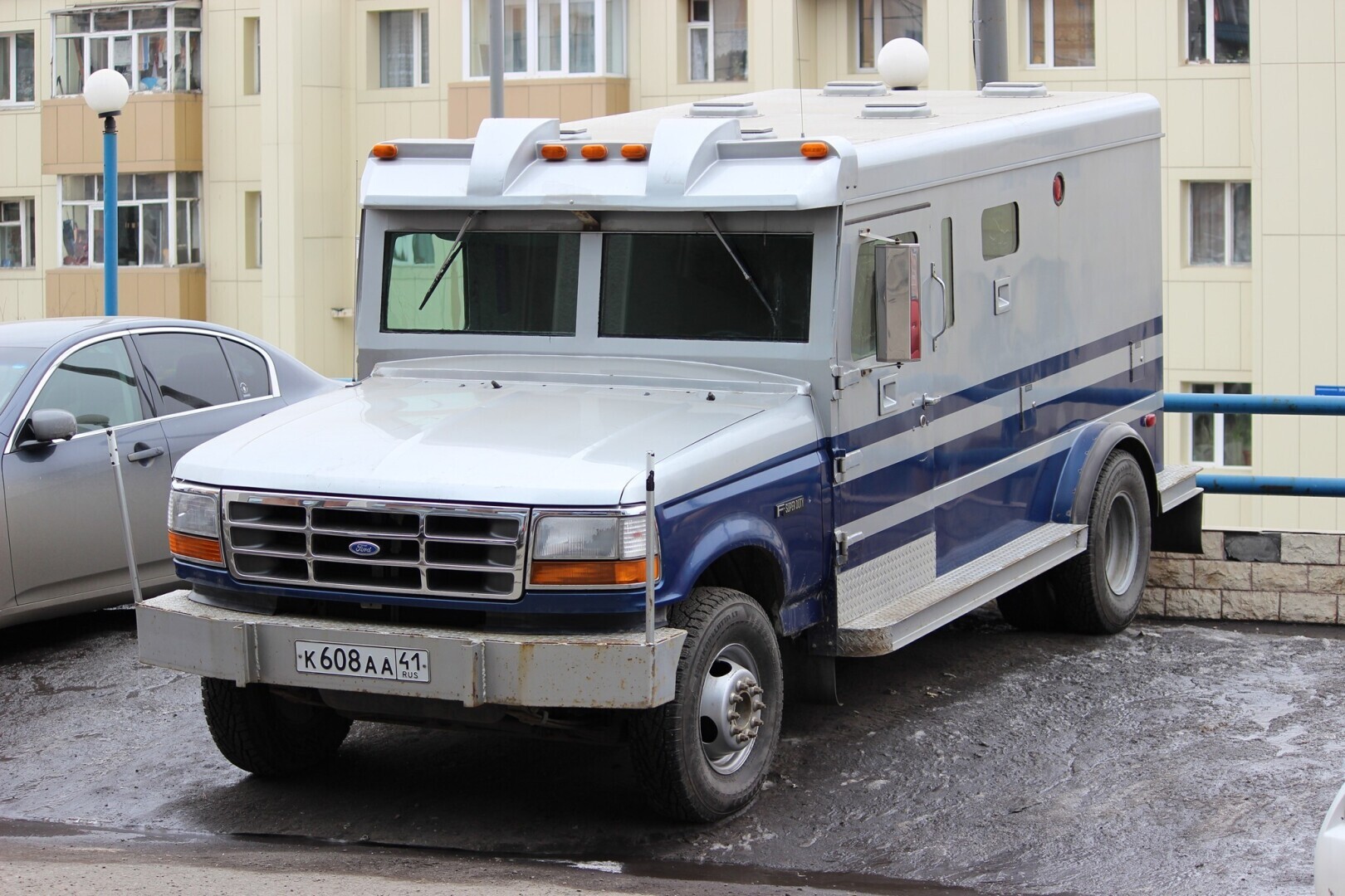 Чтобы деньги не украли из квартиры, отключите сигнализацию. Чтобы деньги оставались в России, надо снять лимиты на вывод денег из страны?! Талантливо