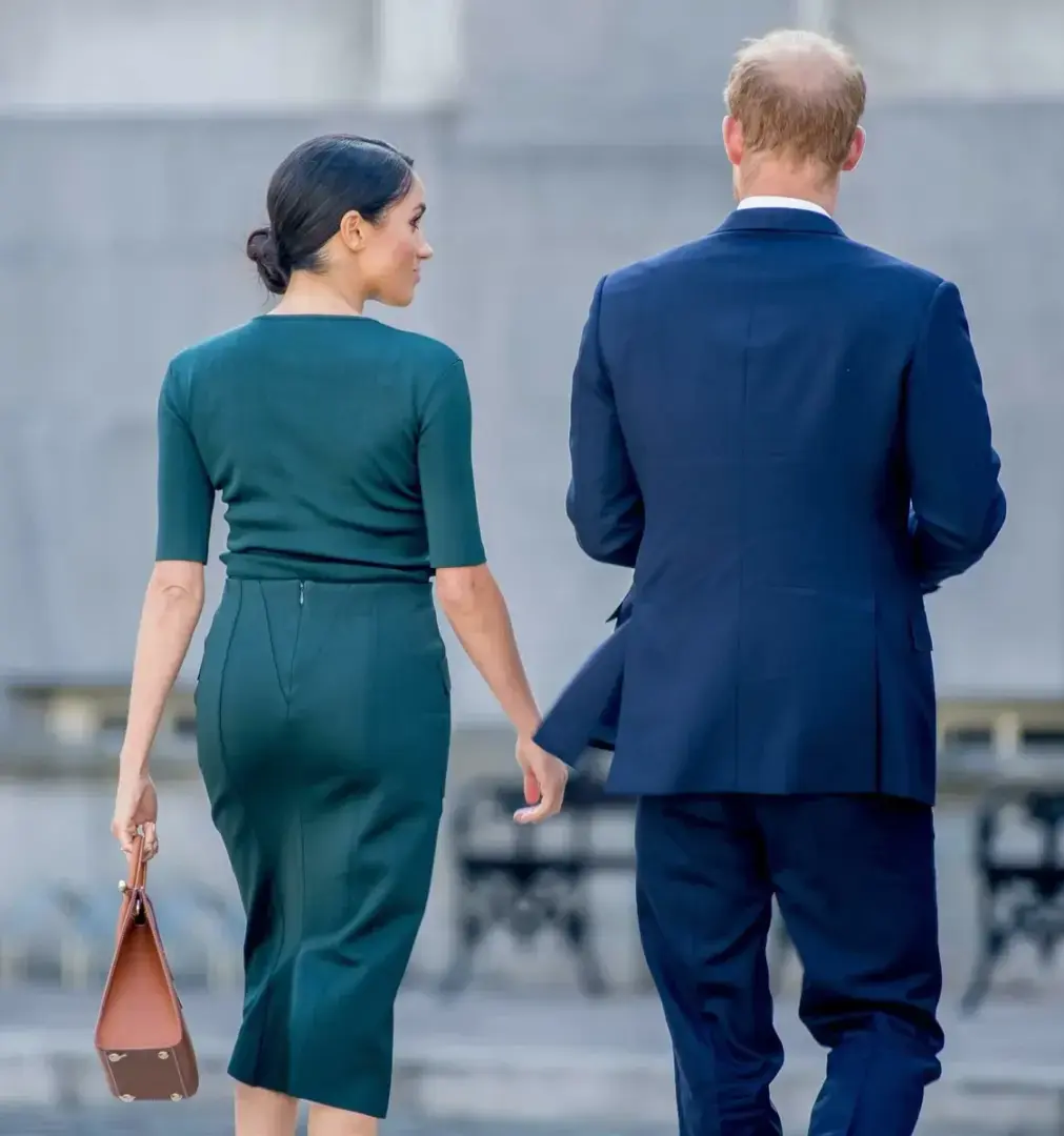 Принца Гарри и Меган выгнали из дома, подаренного королевой Елизаветой II