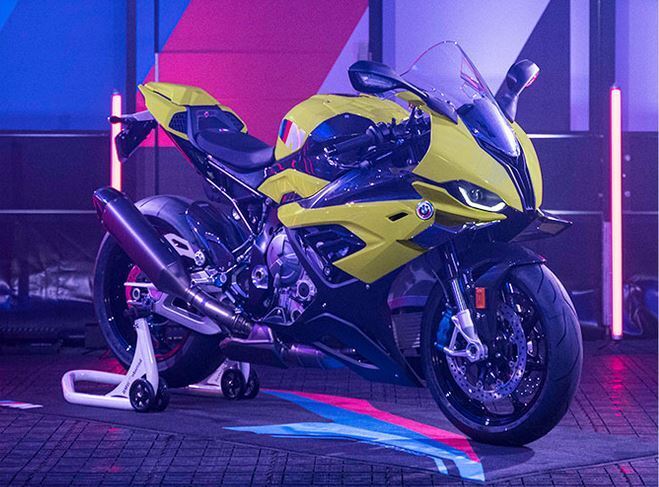 M RR 50 Years M: почти 100 лет духа мотогонок и 50 лет истории автоспорта в одном эксклюзивном мотоцикле.