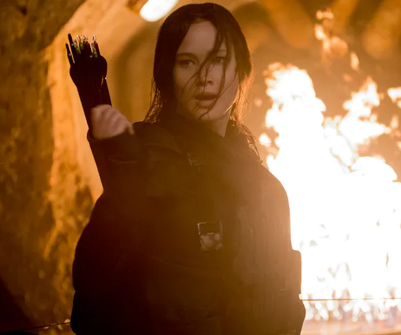 Звезда «Голодных игр» Джена Мэлоун рассказывает о предполагаемом сексуальном насилии во время съемок фильма: «Травматическое событие»