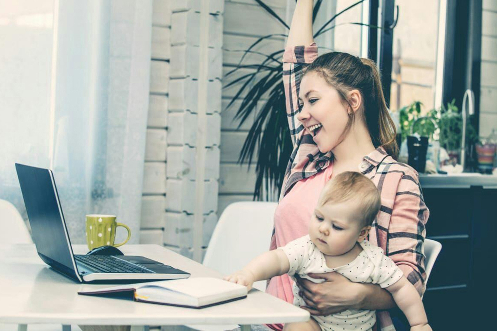"От мамы к маме-предпринимателю: Как мамы, сидящие дома, могут зарабатывать деньги в декретном отпуске "