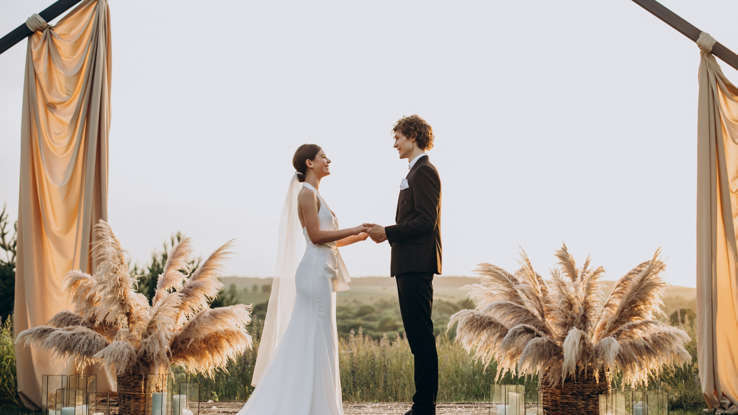 Некоторые странные свадебные обычаи из других, которые все еще сохранились сегодня