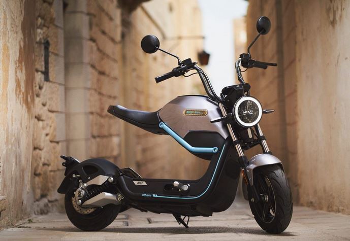 Электросамокат или электроскутер Miku Max стал доступен на российском рынке?