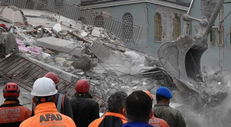 Землетрясения в Турции: число жертв вновь возросло