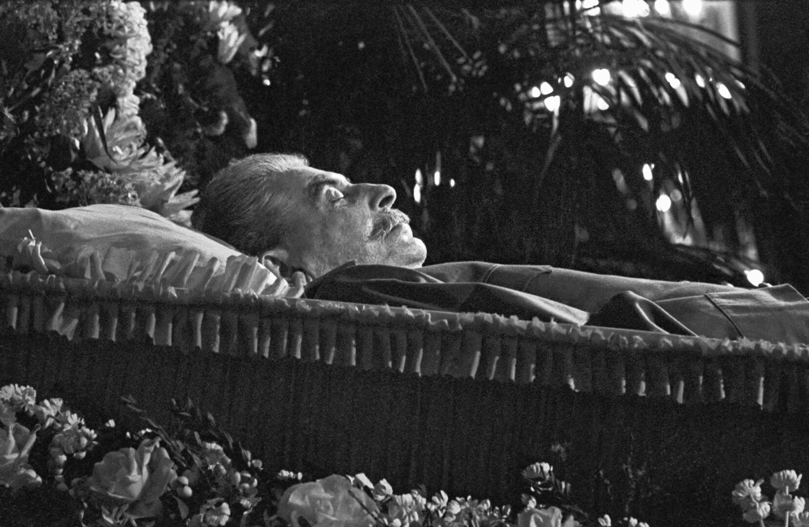 Злая ирония судьбы. Как церемония прощания со Сталиным вылилась в жуткую давку, унесшую сотни жизней