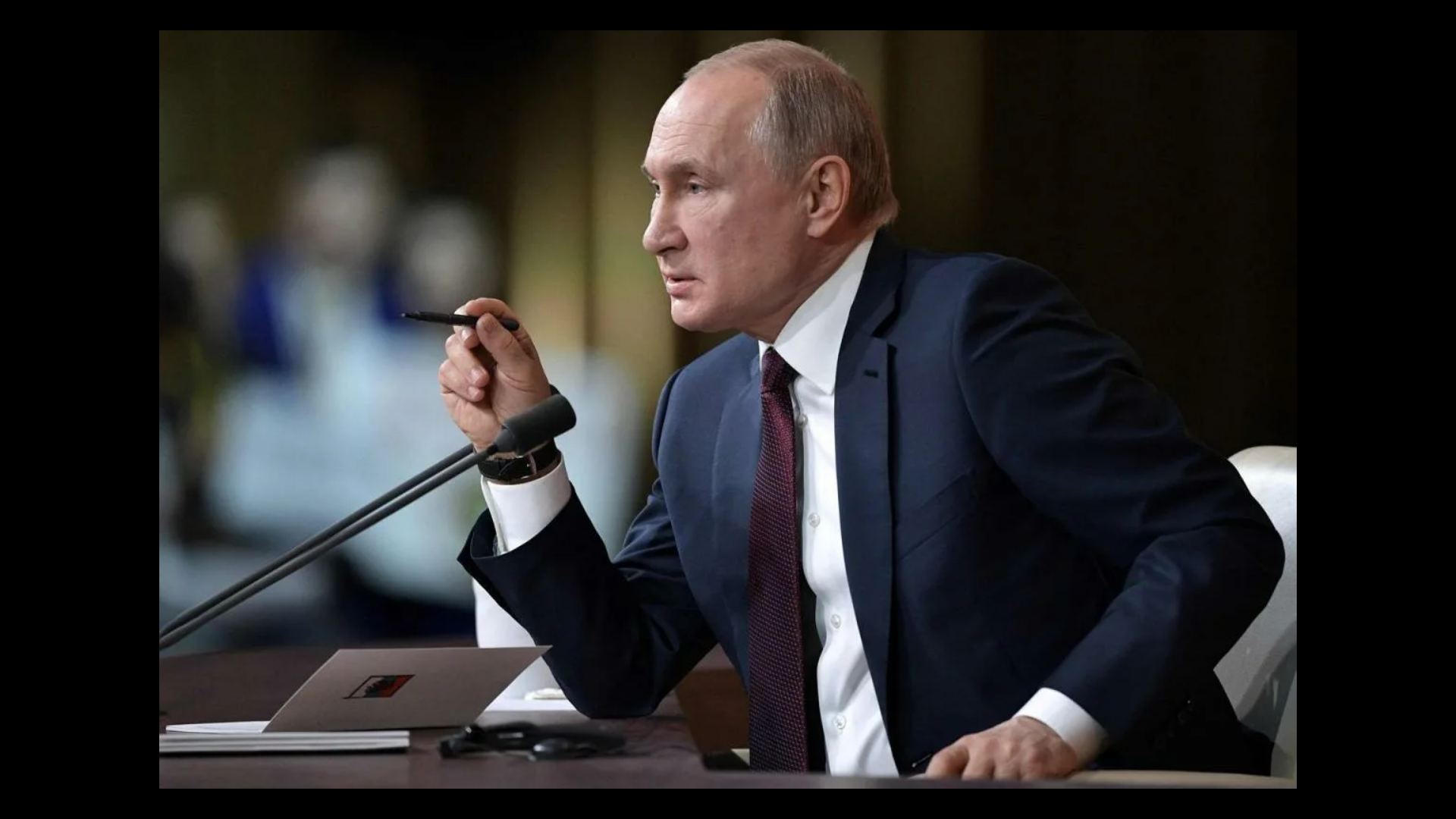 Как вы относитесь к действиям ПУТИНА на УКРАИНЕ?