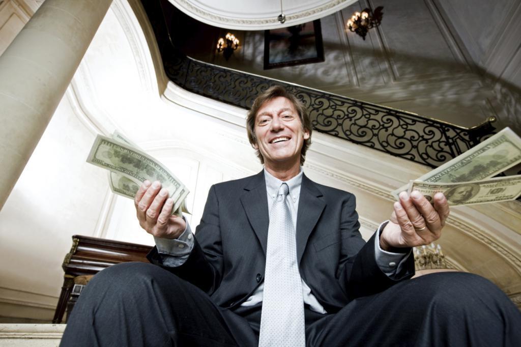 5,7 миллиона рублей за банкомат: грабители ворвались в банк с коробками и веревками в Хабаровском крае.