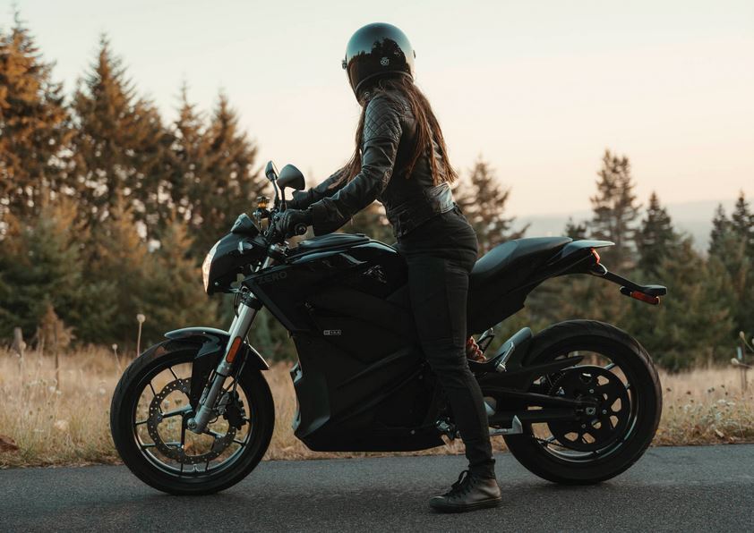 Обзор мотоцикла Zero SR/F Cypher III+ одного из лидеров электрических мотоциклов