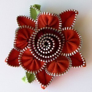 Как сделать цветы из молнии