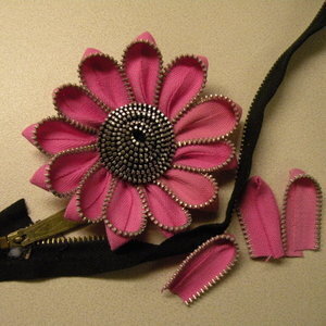 Как сделать цветы из молнии