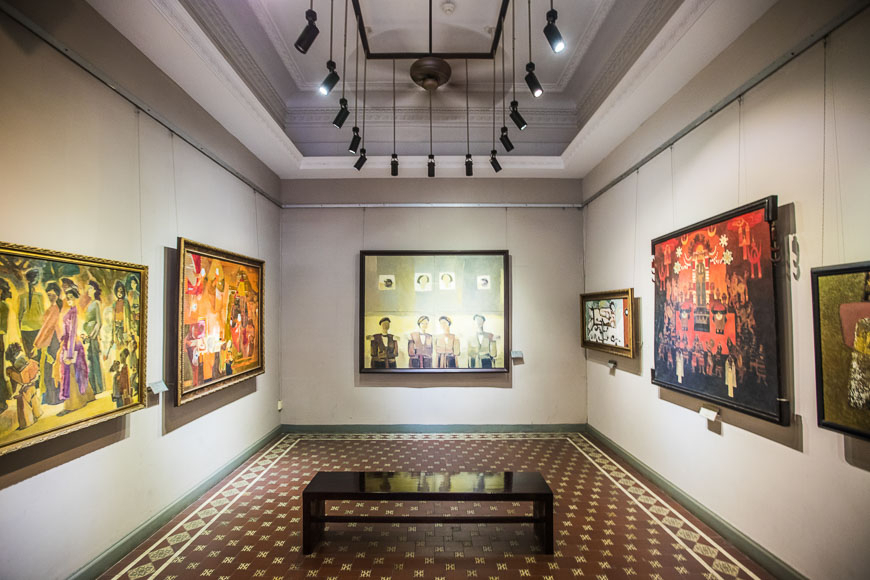 Вьетнамские книги, музыку и многое другое.