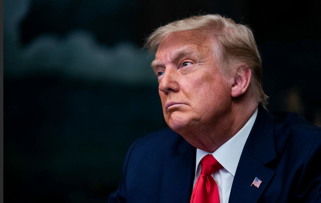 "Прокуратура Нью-Йорка вызвала Трампа для дачи показаний по делу с порноактрисой: какие уголовные обвинения грозят бывшему президенту?"