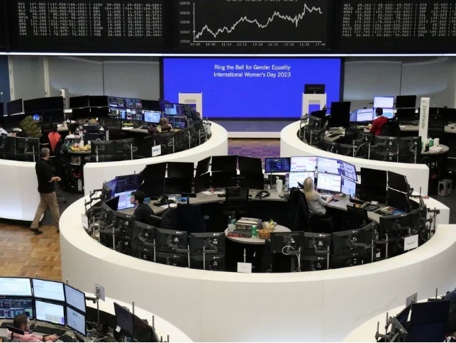 Европейские банки втянуты в глобальную рутину, поскольку реальность высоких ставок бьет по карману