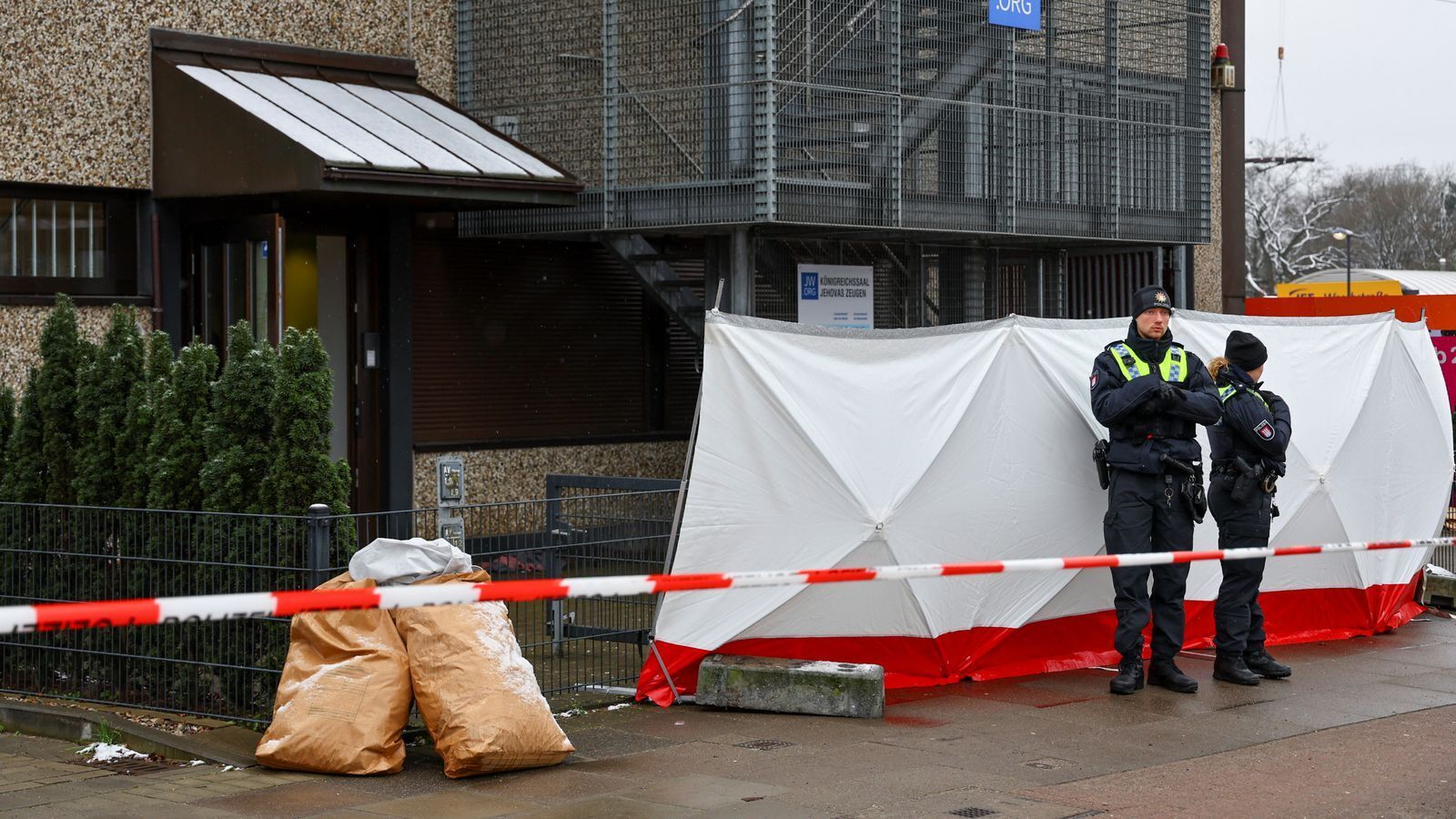 Стрельба в Гамбурге: нерожденный ребенок среди убитых в здании Свидетелей Иеговы