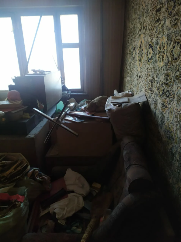 Как выглядит антисанитарная квартира в Москве, которую отказываются убирать клининговые компании. Почему? Фото этой квартиры