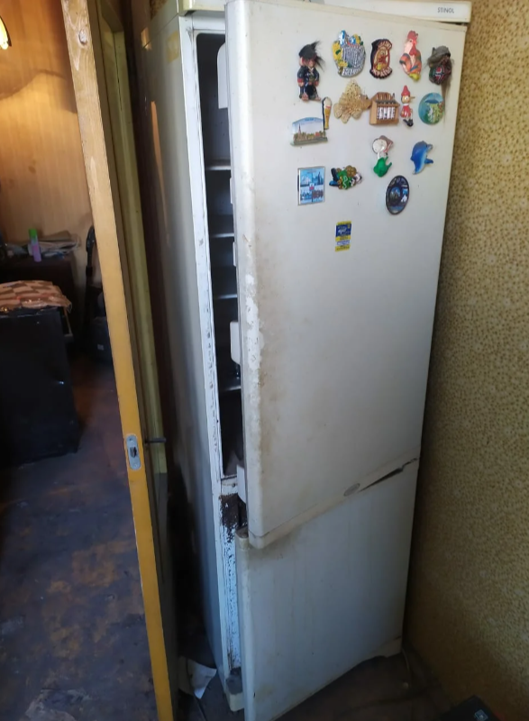 Как выглядит антисанитарная квартира в Москве, которую отказываются убирать клининговые компании. Почему? Фото этой квартиры