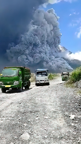 Извержение вулкана Мерапи на Яве: потоки лавы вызывают тревогу