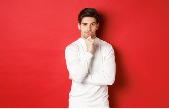 На скольких документах должно стоять согласие супруги собственника при продаже недвижимости?