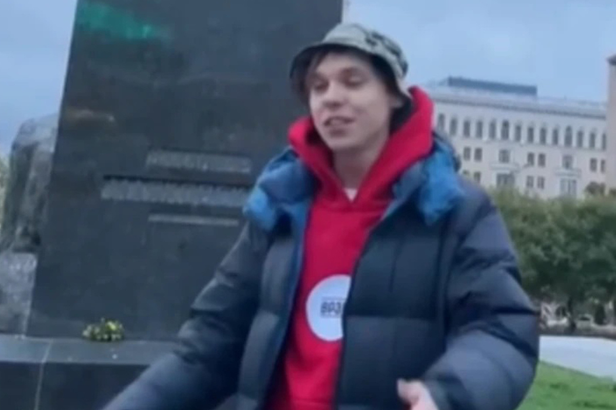 Российскому поэту Артему Камардину грозит до семи лет лишения свободы за стихи