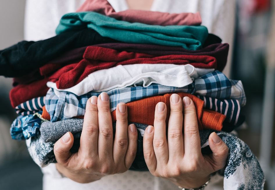 Три способа что делать со старой одеждой