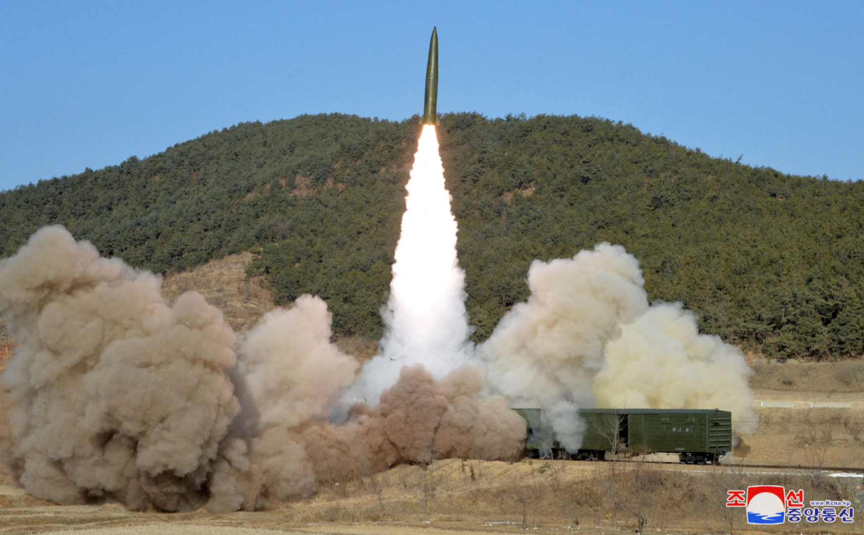 Северная Корея запустила 2 стратегические крылатые ракеты за день до масштабных учений РК и США