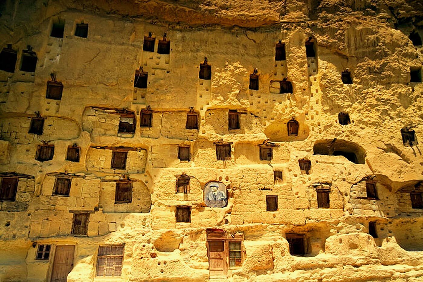 Исследование величайших городов мира: Скрытые жемчужины и достопримечательности, обязательные для посещения