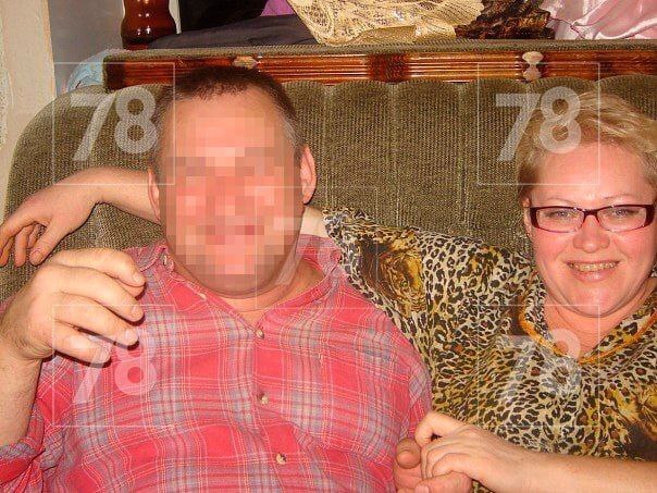 "Мать выгнала дочь из дома из-за спора о торте в Санкт-Петербурге"