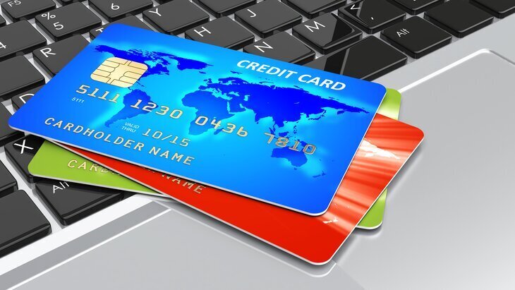 "Топ-5 дебетовых карт с cashback вознаграждением, предлагаемых Российскими банками"