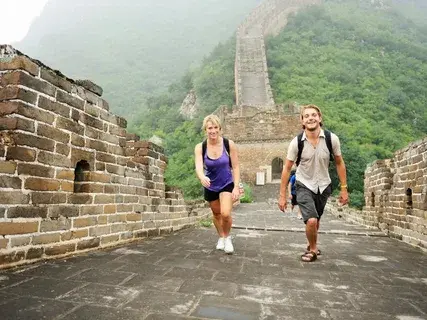 Китай вновь открывает границы для иностранных туристов впервые после извержения Ковида