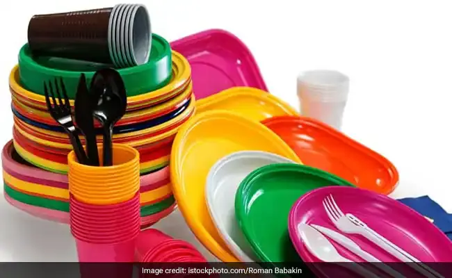 Диетолог объясняет науку, почему нельзя хранить продукты в пластиковых контейнерах!