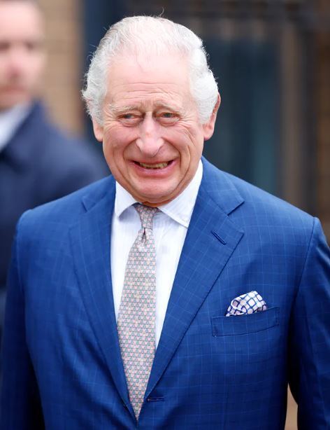 Король Карл III написал записку своей внучке принцессе Лилибет!