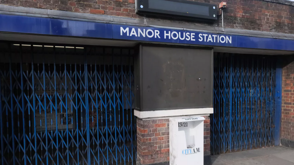 Массовая забастовка и закрытие метро в день бюджета: британские работники требуют повышения заработной платы