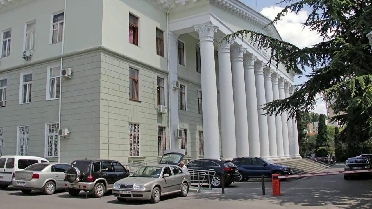 горсовет ялта. мэрия города ялта. исполком ялта. исполком ялта. здание ялтинского горсовета.