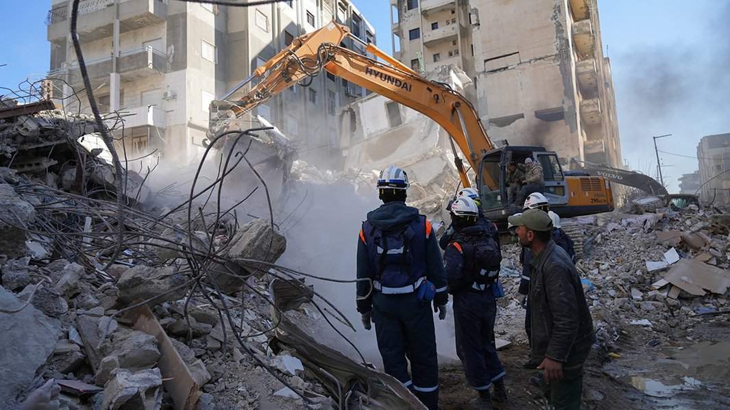 Закон и правопорядок: Путин призвал жестко реагировать на попытки раскачать РФ