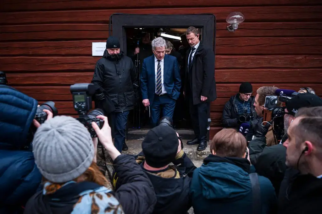 Президент Финляндии посещает Турцию с ожидаемым объявлением о ее заявке на вступление в НАТО.