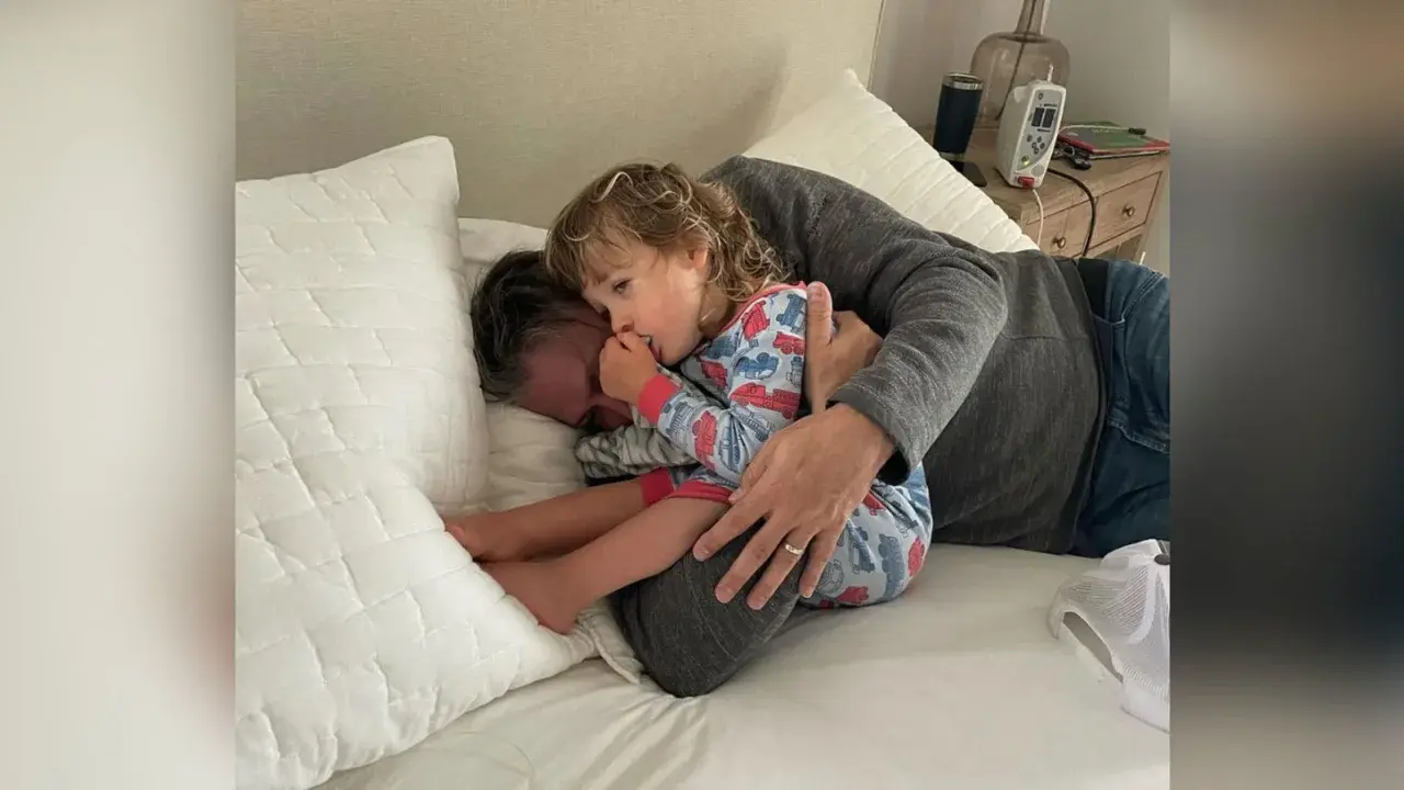 Семья пытается собрать 2,5 миллиона долларов, чтобы спасти своего малыша, страдающего от крайне редкого неврологического расстройства, которое превращ