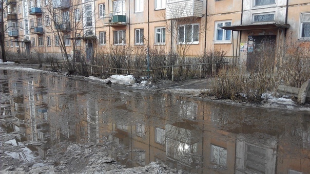 «Ты по нашей луже не ходи, иди по соседской, она меньше…» Когда уже наведут порядок в работе коммунальных служб?