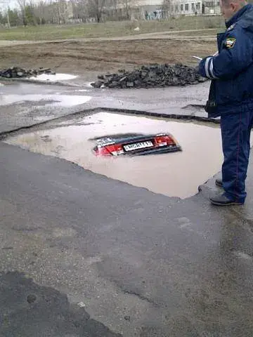 Дороги в России. Беда на века? Как ведется ремонт дорог в России.