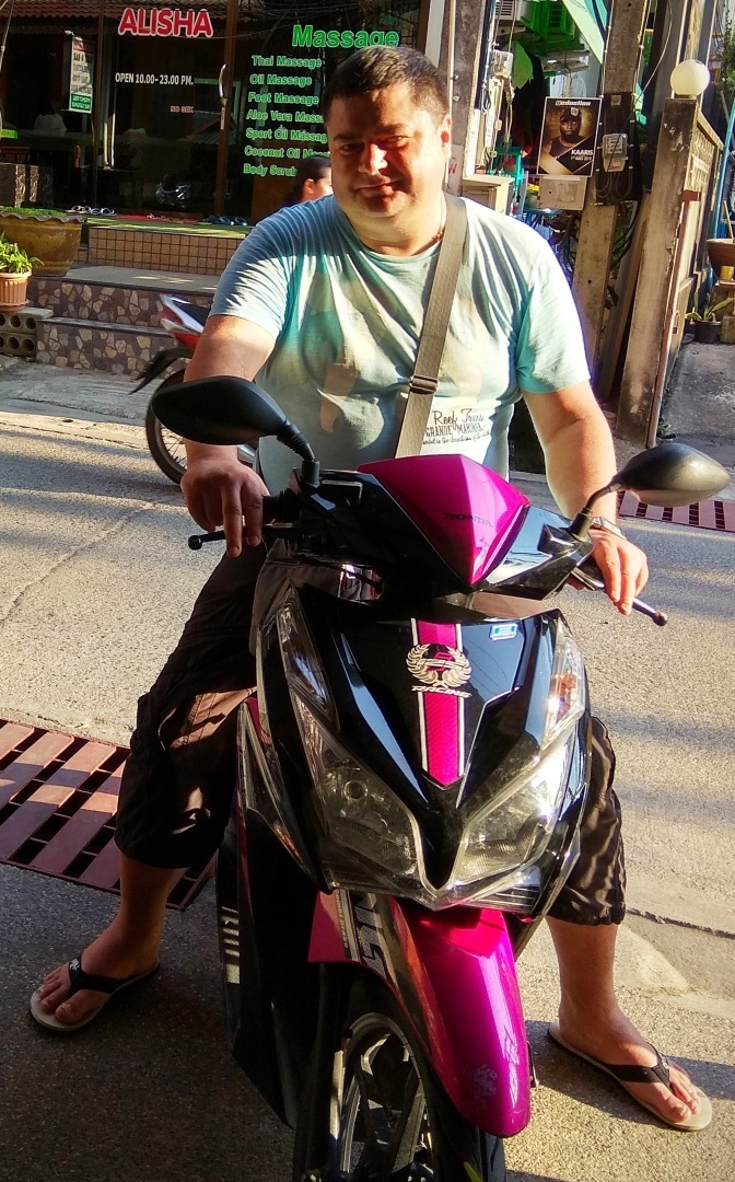 Кризис среднего возраста в XXI веке - все хотят быть блогерами....