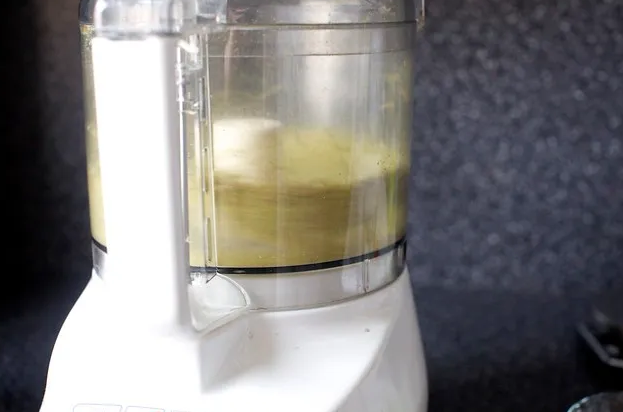 Банан, нутелла и соленые фисташки