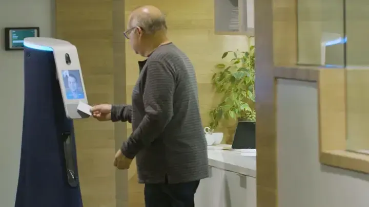 Роботы заменяют охранников. Должны ли мы дать им оружие? Правоохранительные органы рассматривают возможность вооружения роботов, способных нанести сме