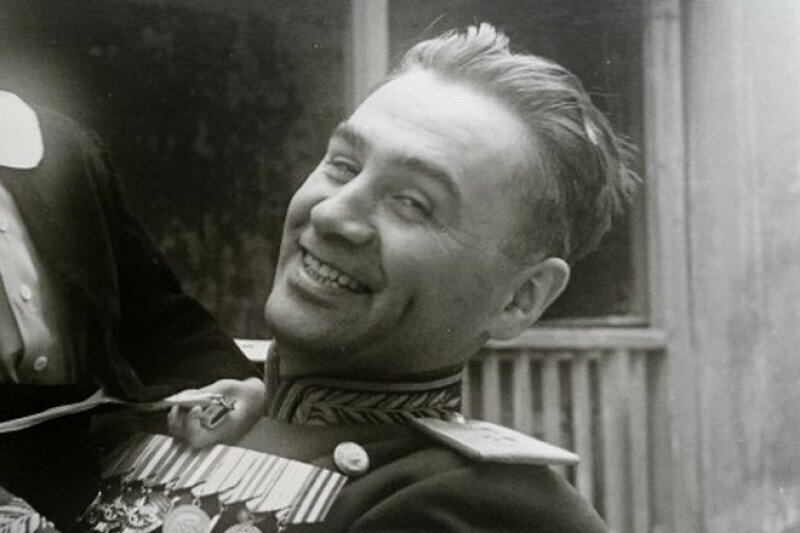 Китай ребята зубастые, дружить умеют, а нам нужны Судоплатовы и СМЕРШ