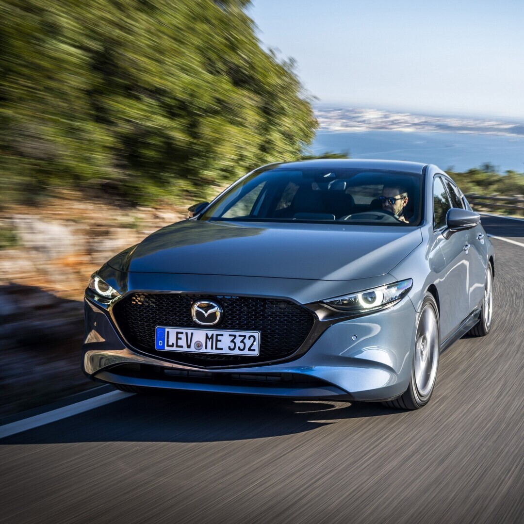 Три лучших недорогих автомобиля: Toyota Corolla, Honda Civic и Mazda3.