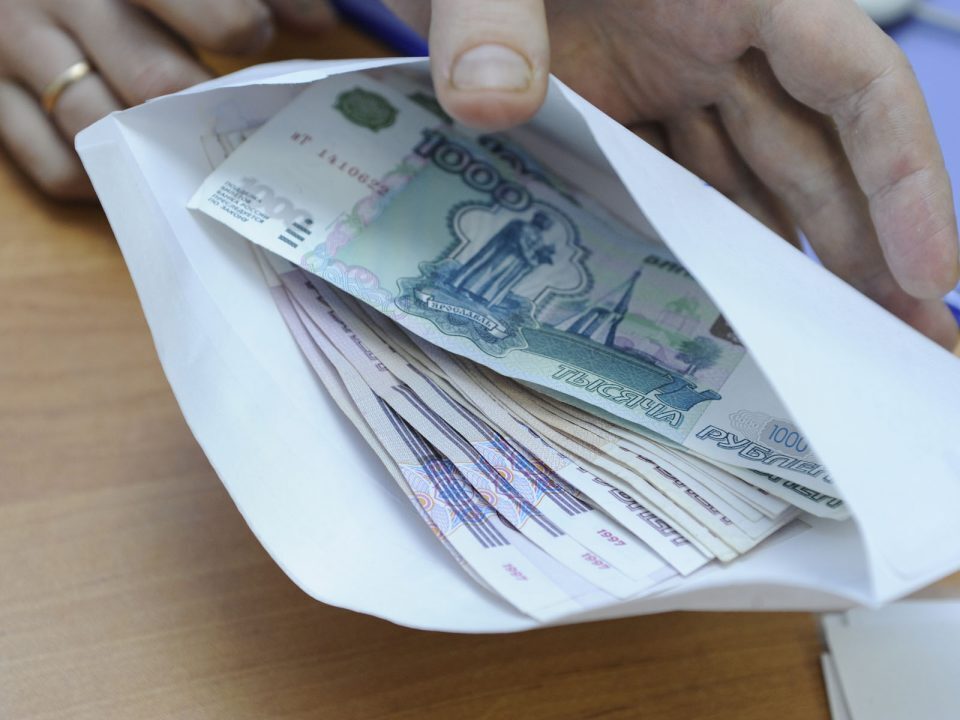 Центробанк рекомендует не прятать свои деньги